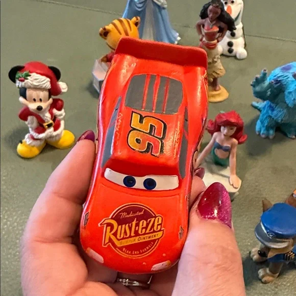 Tonies Box with Figurines Bundle - Picture 8 of 10